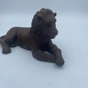 VTG Handcrafted Lion Laying w/ Legs Crossed Figurine Resin Composite 8.5”